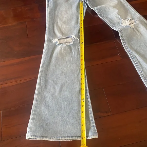 EXPRESS 70’s Mis Rise Distressed Flare Jeans - Picture 2 of 7